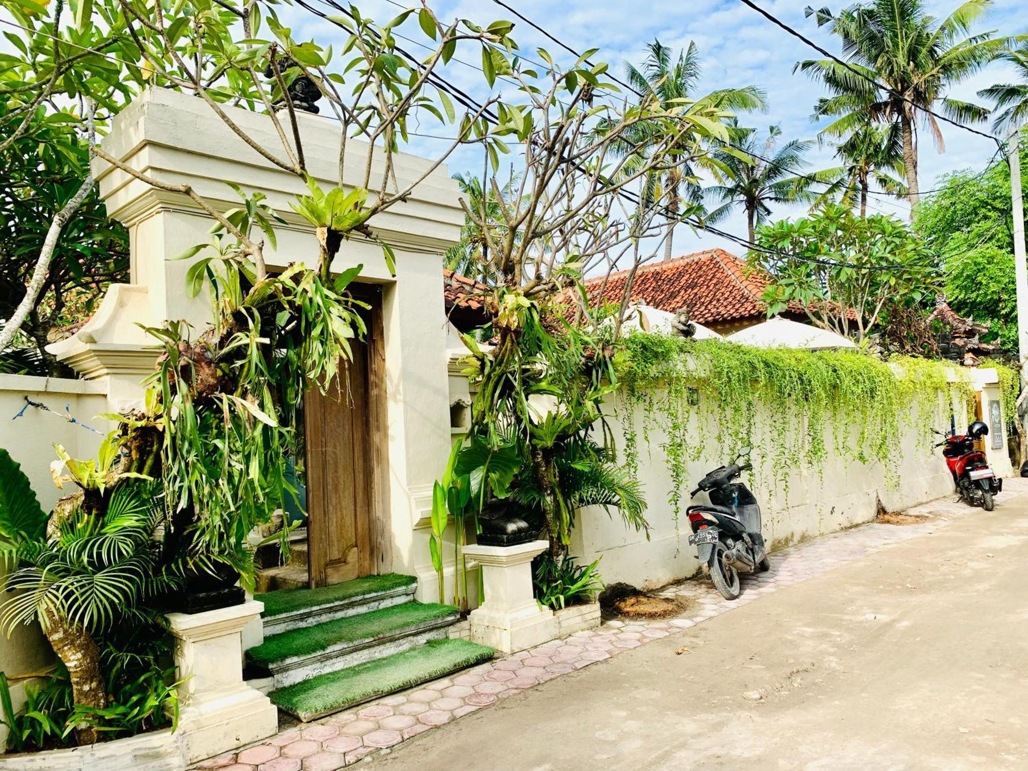 Pondok Baruna Garden Nusa Lembongan  Exterior photo